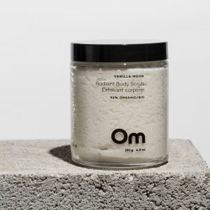 Om Organics Skincare Radiant Body Scrub in Vanilla Moon